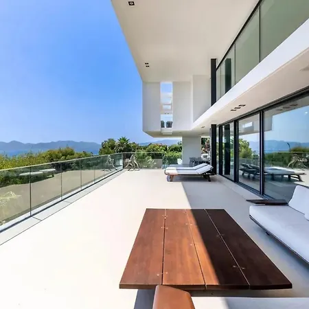 Luxury Turner In