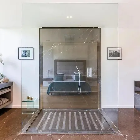 Luxury Turner In Villa *
