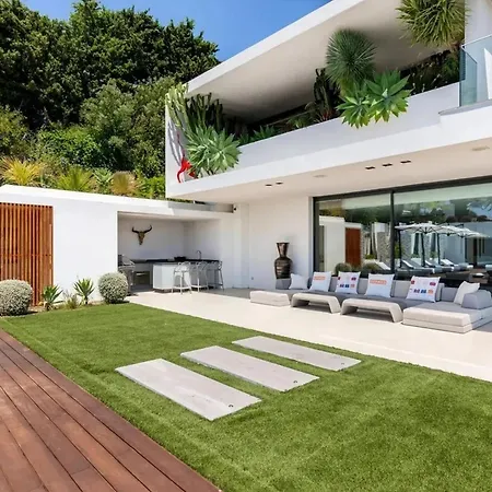 Luxury Turner In Villa Cannes