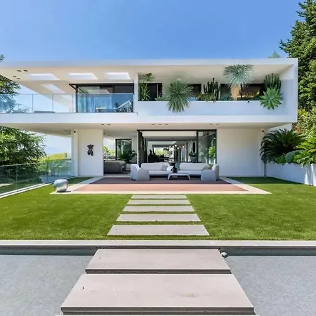 Luxury Turner In Villa Cannes