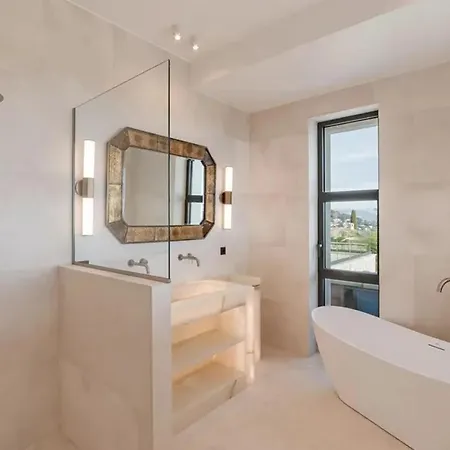 Luxury Turner In