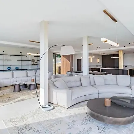 Luxury Turner In
