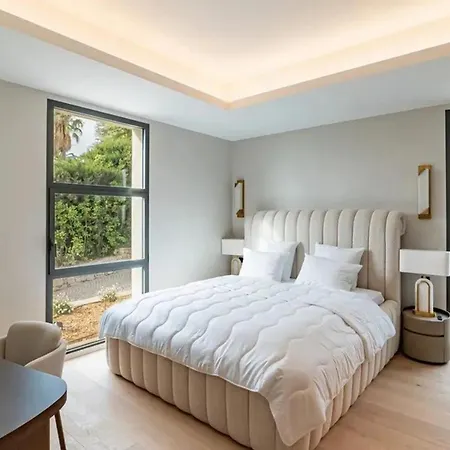 Luxury Turner In Villa