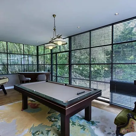 Luxury Turner In *